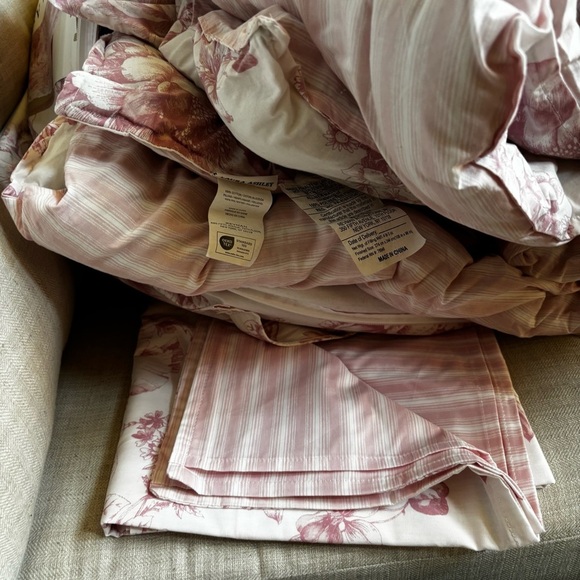 Laura Ashley Delphine Pink Cotton Comforter Reversible Set King - Picture 13 of 16